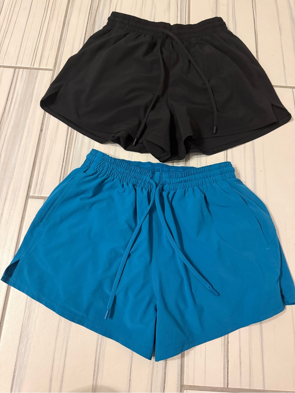 Lululemon High Rise Pace Rival Shorts 3 inch - black & turquoise